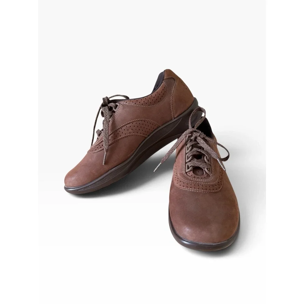 SAS Women's Walk Easy Size 8.5 Chocolate Walking Shoes